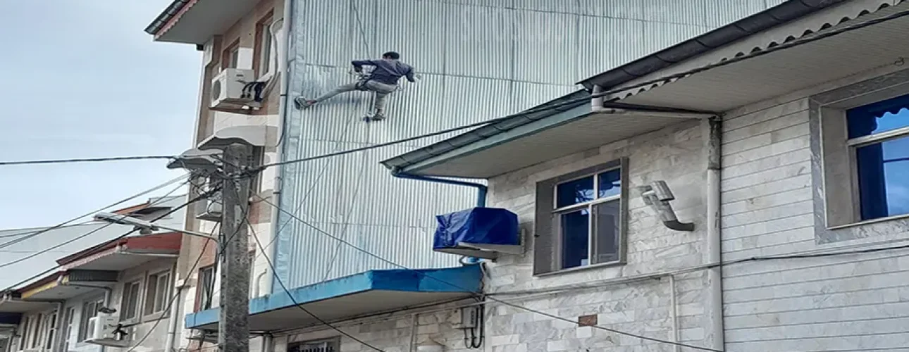 نصب حلب آب بندی نما در بندرانزلی و رشت